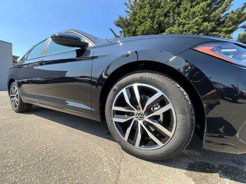 New 2026 Volkswagen Jetta SE FWD image 10