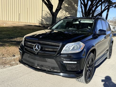 Used 2015 Mercedes-Benz GL 450 4MATIC image 2