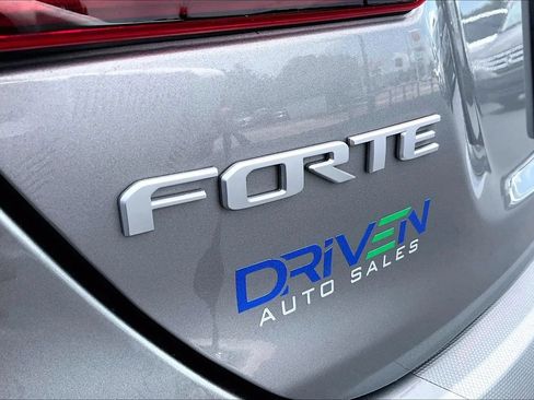 Used 2023 Kia Forte LXS w/ LXS Technology Package FWD image 31