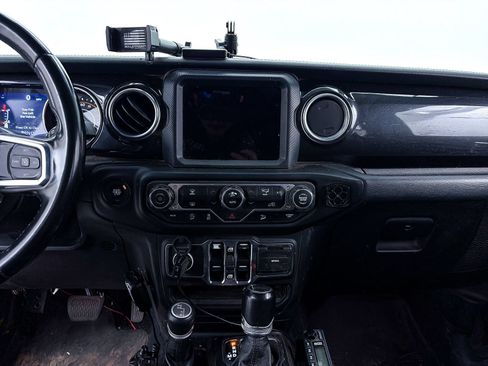 Used 2020 Jeep Wrangler Unlimited Sahara AWD/4WD image 5