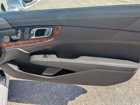 Used 2013 Mercedes-Benz SL 550 image 30