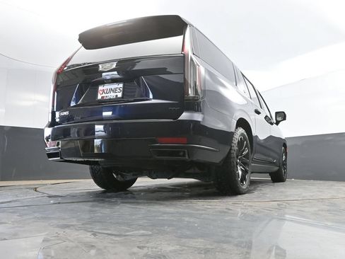 Used 2024 Cadillac Escalade ESV Sport Platinum w/ LPO, ONYX Package AWD/4WD image 46