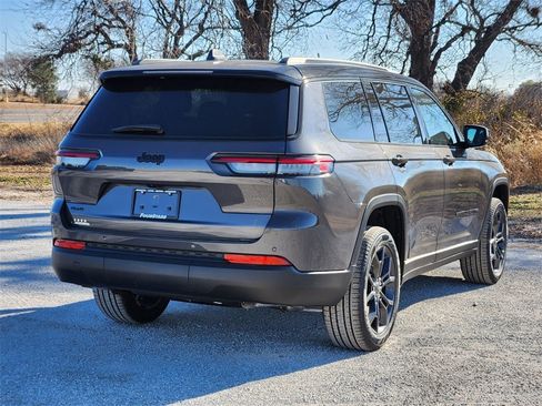 New 2025 Jeep Grand Cherokee L Limited w/ Trailer Tow Package image 4