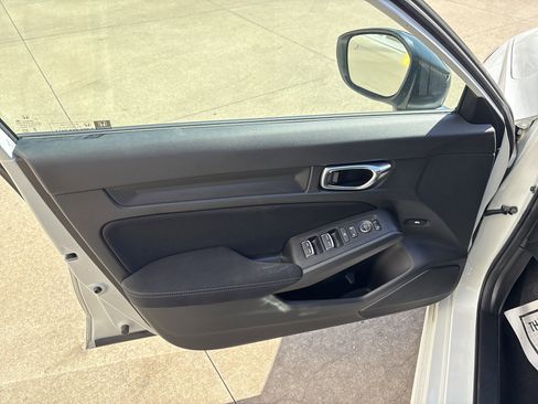 Used 2025 Honda Civic Sport image 14