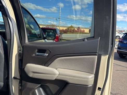 Used 2023 Chevrolet Colorado ZR2 w/ ZR2 Convenience Package III image 21