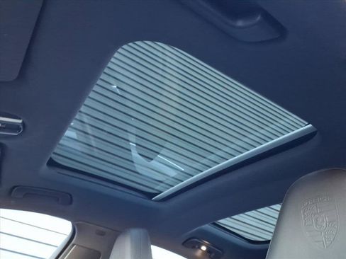 Certified 2019 Porsche Panamera image 7