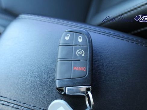 Used 2023 Jeep Compass Latitude image 25