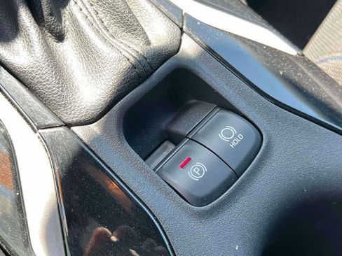 Used 2021 Toyota Corolla SE w/ Carpet Mat Package (TMS) FWD image 11
