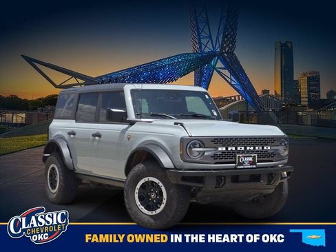 Used 2022 Ford Bronco Badlands w/ Sasquatch Package AWD/4WD image 1