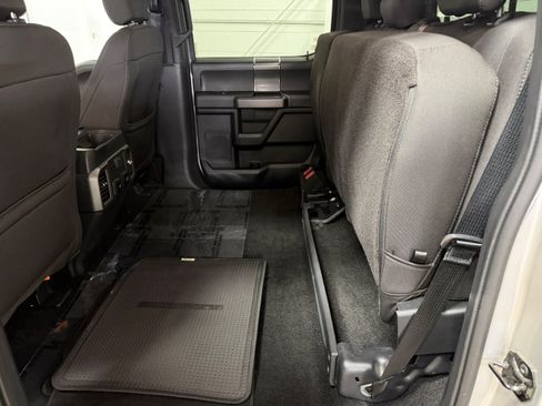 Used 2019 Ford F150 XLT w/ Equipment Group 302A Luxury AWD/4WD image 13