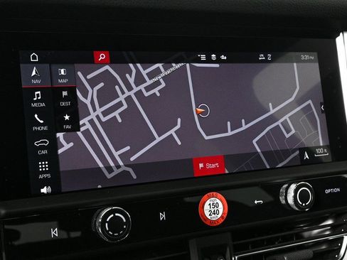 Certified 2026 Porsche Macan image 15