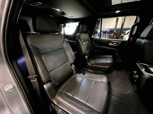 Used 2022 Chevrolet Tahoe LT w/ Luxury Package AWD/4WD image 16