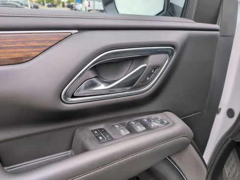 Used 2024 Chevrolet Tahoe High Country AWD/4WD image 15