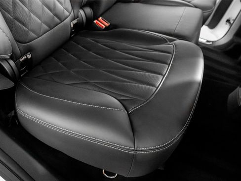 Used 2025 Mercedes-Benz G 63 AMG 4MATIC image 32