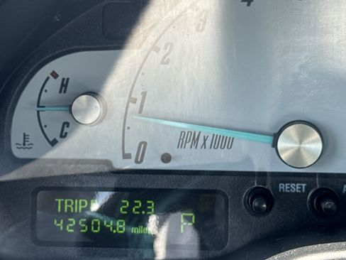 Used 2002 Ford Thunderbird image 31