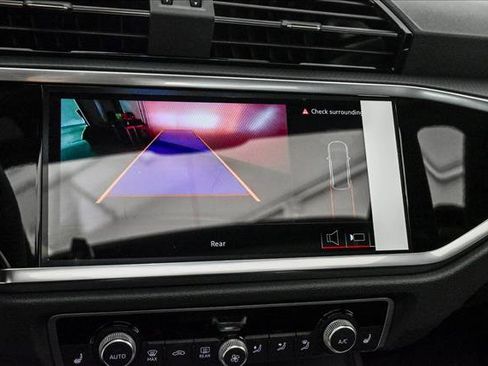 New 2025 Audi Q3 2.0T Premium image 15