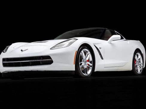 Used 2018 Chevrolet Corvette Stingray Coupe w/ 2LT Preferred Equipment Group image 11