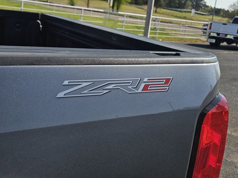 Used 2022 Chevrolet Colorado ZR2 image 7