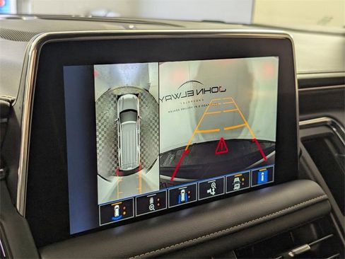 Used 2023 Chevrolet Suburban Premier image 29