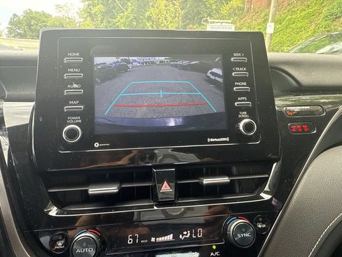 Used 2022 Toyota Camry SE FWD image 21