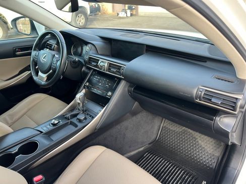 Used 2018 Lexus IS 300 AWD image 16