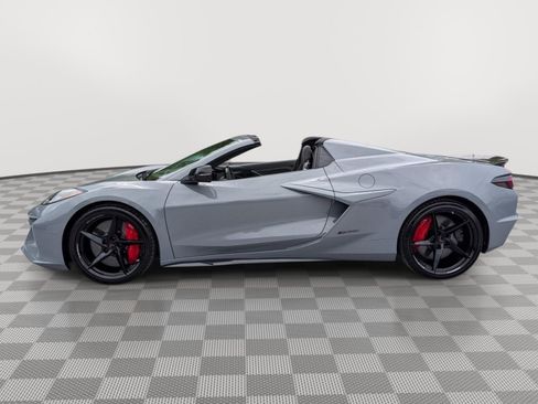 Used 2025 Chevrolet Corvette E-Ray AWD/4WD image 2