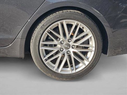 Used 2021 Genesis G70 2.0T image 5