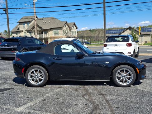 Used 2017 MAZDA MX-5 Miata Sport image 7