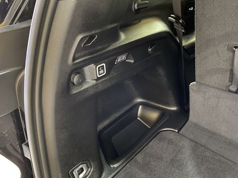 Used 2025 Jeep Grand Cherokee L Limited w/ Black Appearance Package image 33