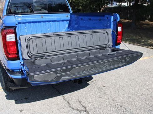 New 2025 GMC Canyon Elevation w/ Convenience Package image 6