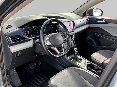 Used 2022 Volkswagen Taos SE FWD image 18