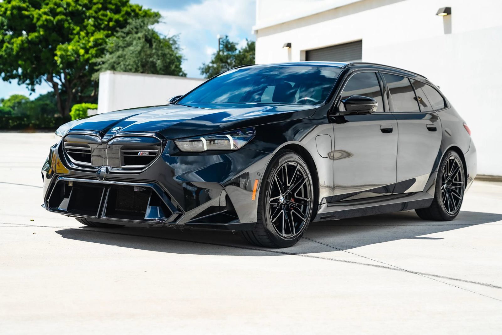 Used 2026 BMW M5 Touring AWD/4WD image 1