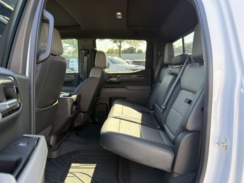 Used 2022 Chevrolet Silverado 1500 ZR2 w/ Technology Package AWD/4WD image 28