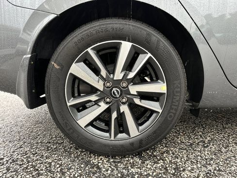 New 2025 Nissan Versa SV w/ Trunk Package image 17