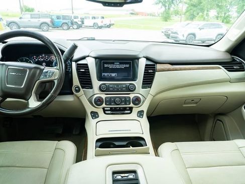 Used 2019 GMC Yukon Denali w/ Denali Ultimate Package AWD/4WD image 31