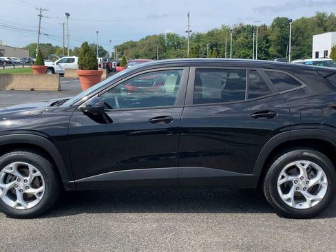 Certified 2024 Chevrolet Trax LS w/ LS Convenience Package FWD image 5