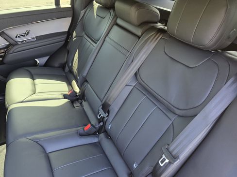 New 2026 Land Rover Range Rover Sport Dynamic SE AWD/4WD image 15