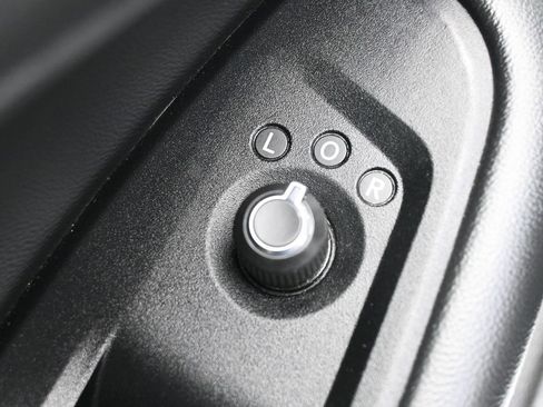 Used 2023 Jeep Grand Cherokee Limited w/ Black Appearance Package image 14