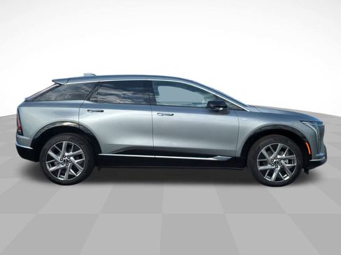 New 2025 Cadillac Optiq Luxury 1 image 4