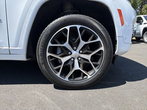 Used 2022 Jeep Grand Cherokee Summit image 13