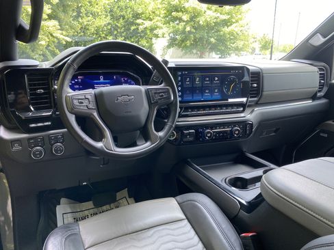 Used 2024 Chevrolet Silverado 2500 ZR2 w/ ZR2 Bison Edition AWD/4WD image 18