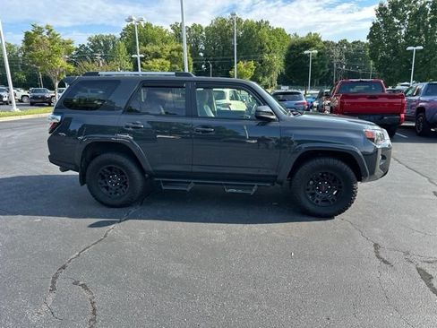 Used 2024 Toyota 4Runner SR5 AWD/4WD image 5