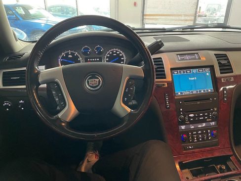 Used 2009 Cadillac Escalade EXT image 34