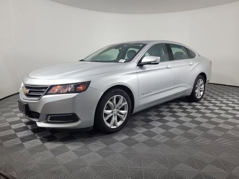 Used 2017 Chevrolet Impala LT FWD image 22