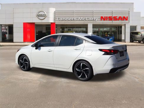 New 2025 Nissan Versa SR w/ Trunk Package image 5