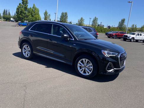 Used 2025 Audi Q3 2.0T Premium AWD/4WD image 7