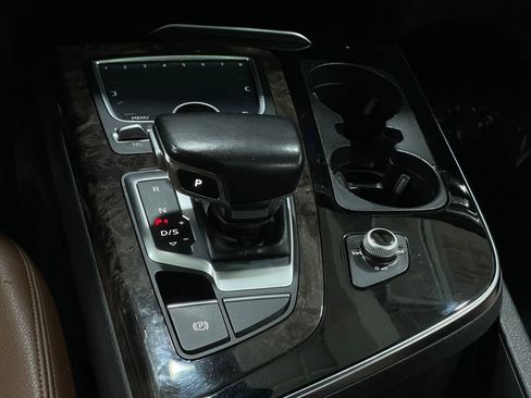 Used 2018 Audi Q7 3.0T Premium Plus w/ Premium Plus Package image 29