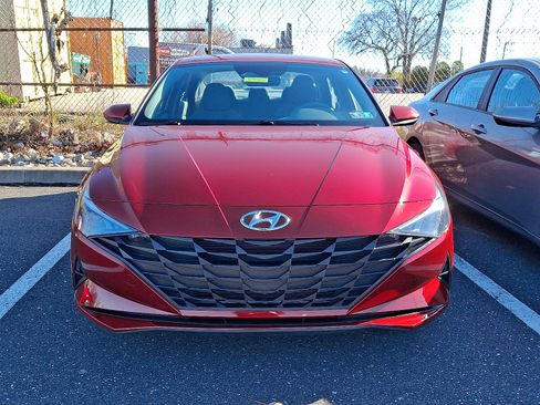 Used 2023 Hyundai Elantra SEL w/ Cargo Package image 2
