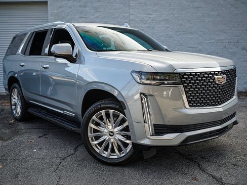 Used 2024 Cadillac Escalade Premium Luxury image 8