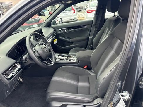 Used 2025 Honda Civic Sport image 3